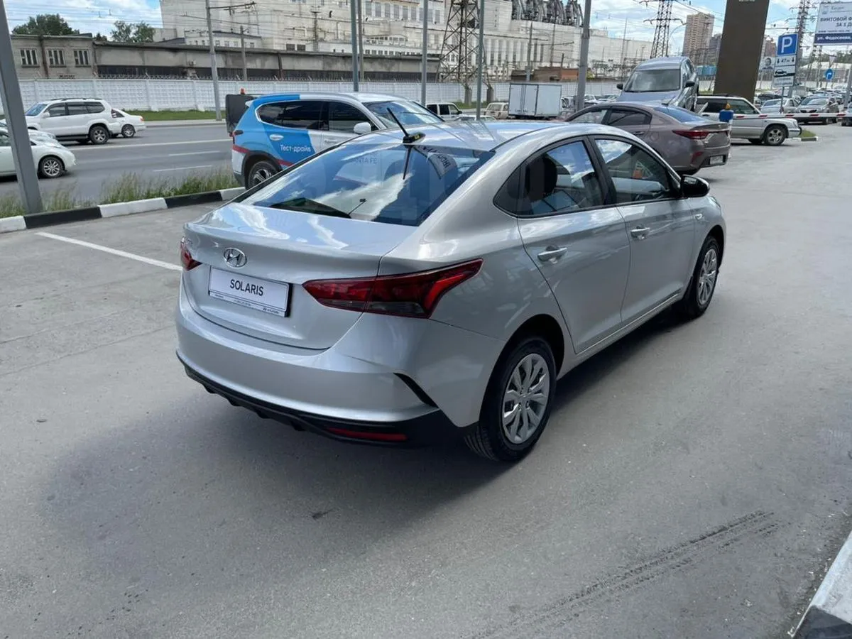 Hyundai Solaris Image 2