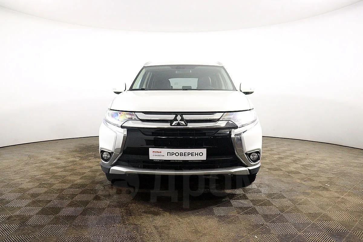 Mitsubishi Outlander Image 2